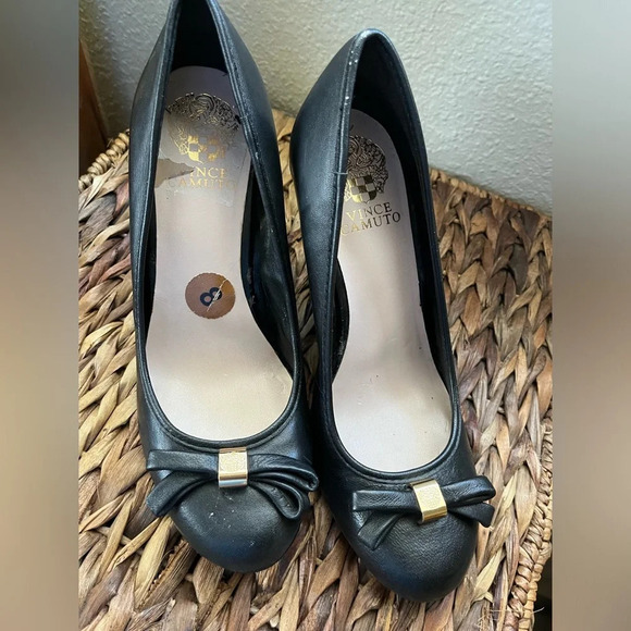 Vince Camuto black wedge heels with bows Women’s size 8 going out comfortable - Picture 1 of 8